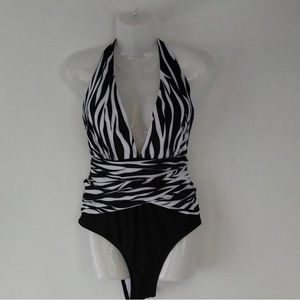 SWIMWEAR WOMENS ONE-PIECE Size 1XL NWOT